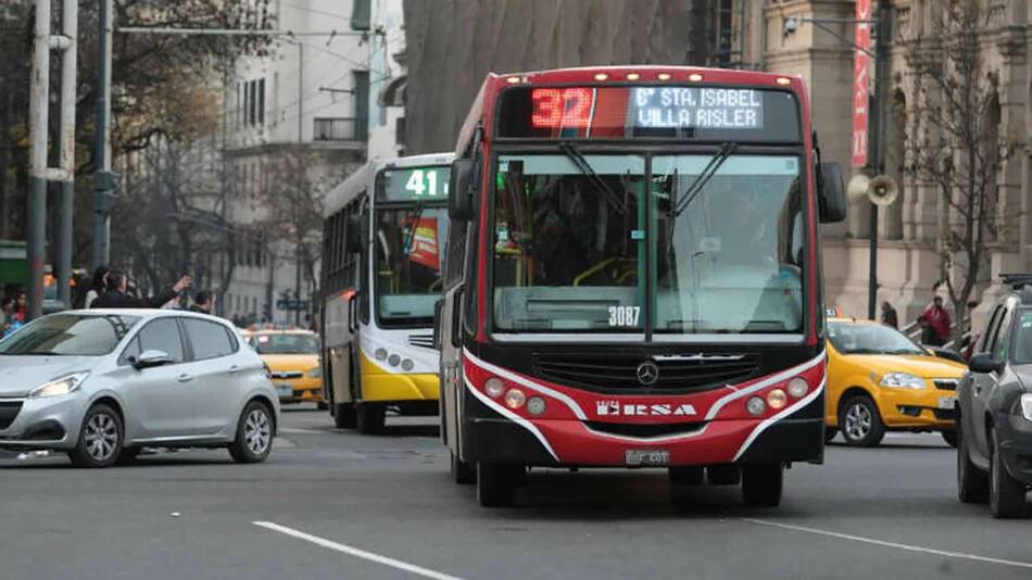 Sube el precio del boleto de colectivos. Foto: NA.