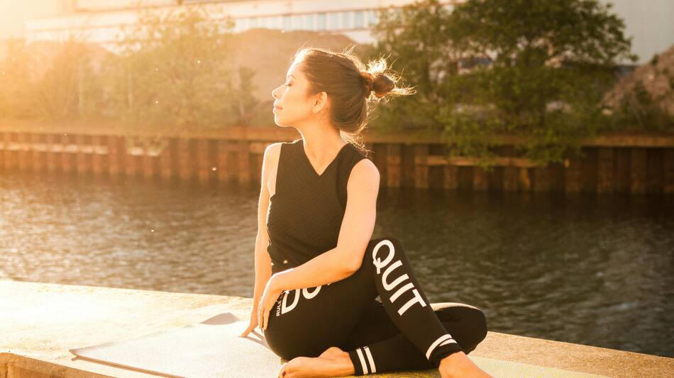 La meditación y la respiración profunda es muy importante para poder controlar el estrés y la ansiedad. Foto: Pexels.