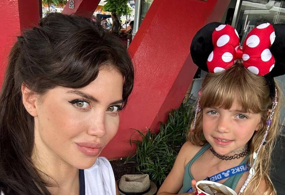 Wanda Nara junto a sus hijas en Disney. Foto: Instagram @wanda_nara.