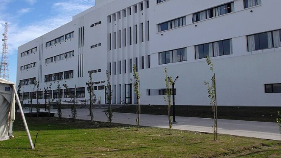 Fachada de la universidad de La Plata de Psicología. Foto: Wikipedia.