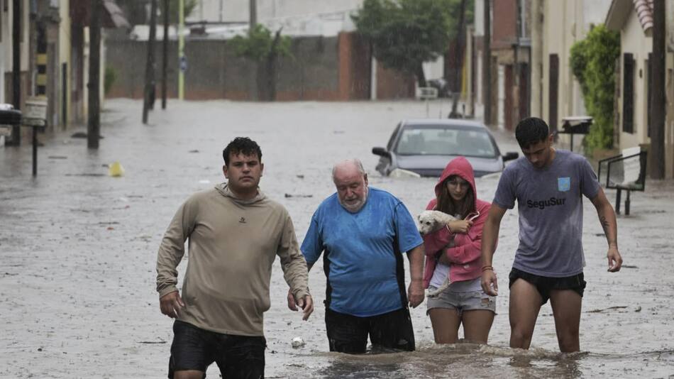 Las consecuencias del temporal en Bahía Blanca. Foto: EFE/Pablo Presti.