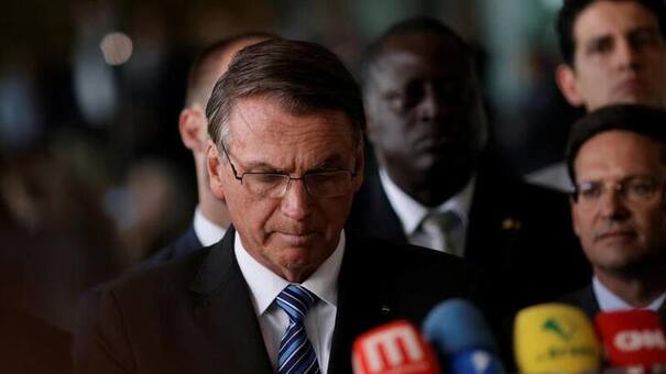 Jair Bolsonaro volvió a la sede de Gobierno tras más de dos semanas de reclusión