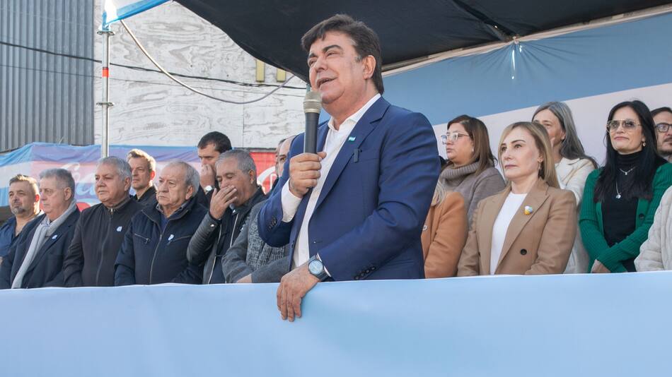 Fernando Espinoza en el acto por el Día de la Independencia.