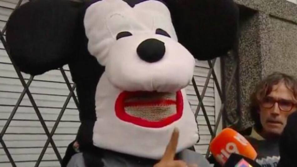 Mickey, ocupa de Claudia Ferro