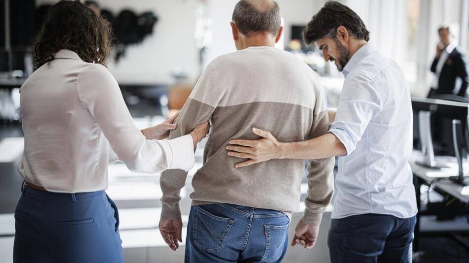 Crean una neuroprótesis que le permite volver a caminar a los pacientes de Parkinson. Foto: EFE