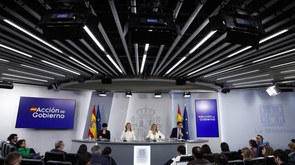 Rueda de prensa posterior al Consejo de Ministros de España. Foto: EFE (J.J. Guillén)