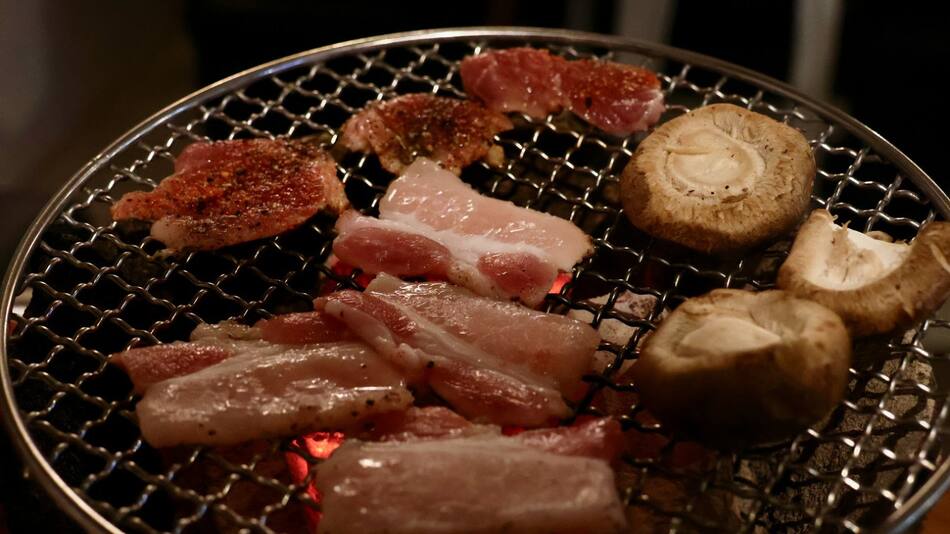 Carne; hongos. Foto: Unsplash