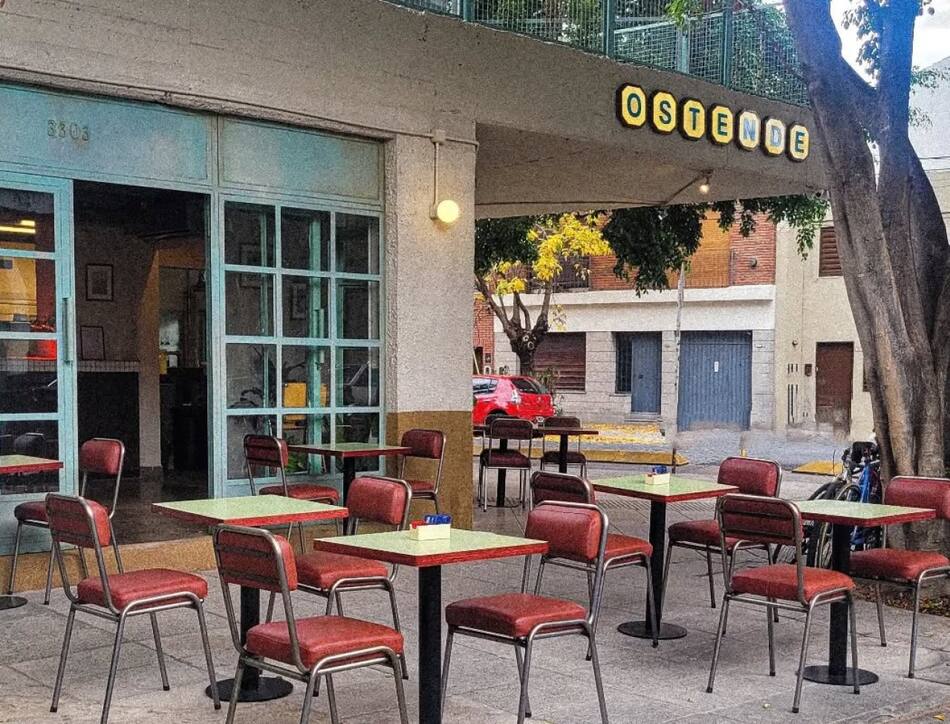 El exterior del bodegón vintage "Ostende". Foto: Instagram @ostende_ba
