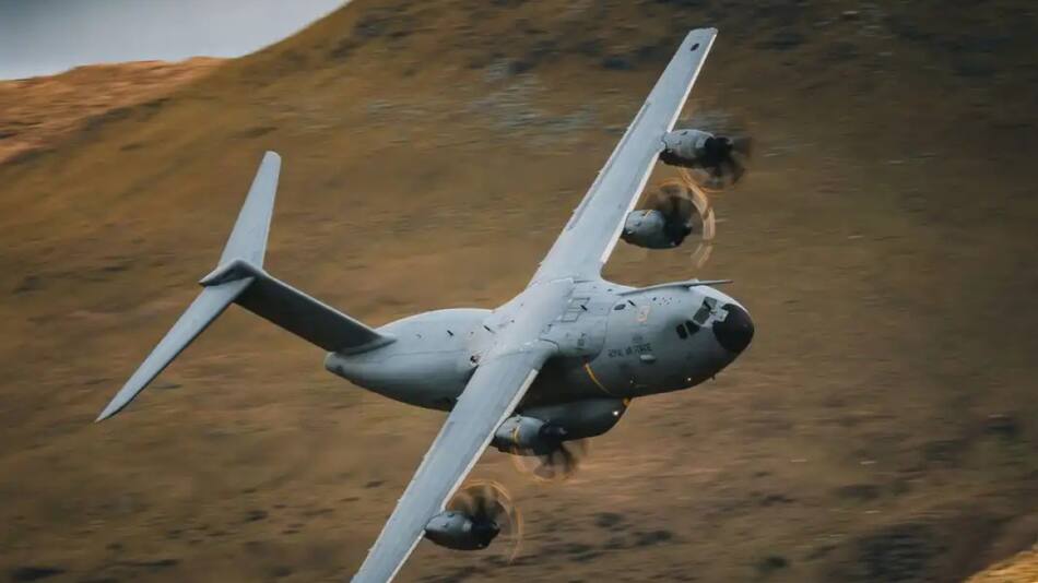 Avión de transporte A400M de la Real Fuerza Aérea Británica. Foto: Zona Militar