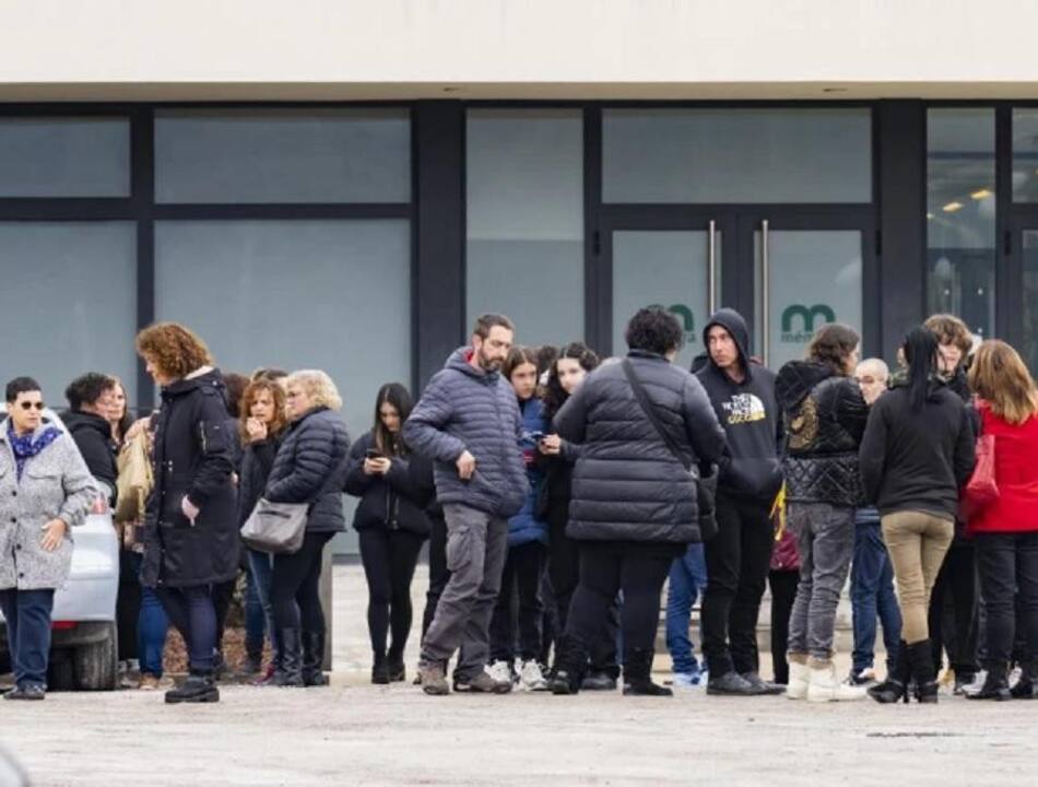 Gemelas se tiraron de un tercer piso en Barcelona. NA