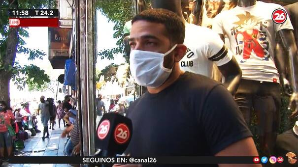 Comerciantes contra manteros en avenida Avellaneda: "Le pagan a la policía o a alguien para que los cubran"