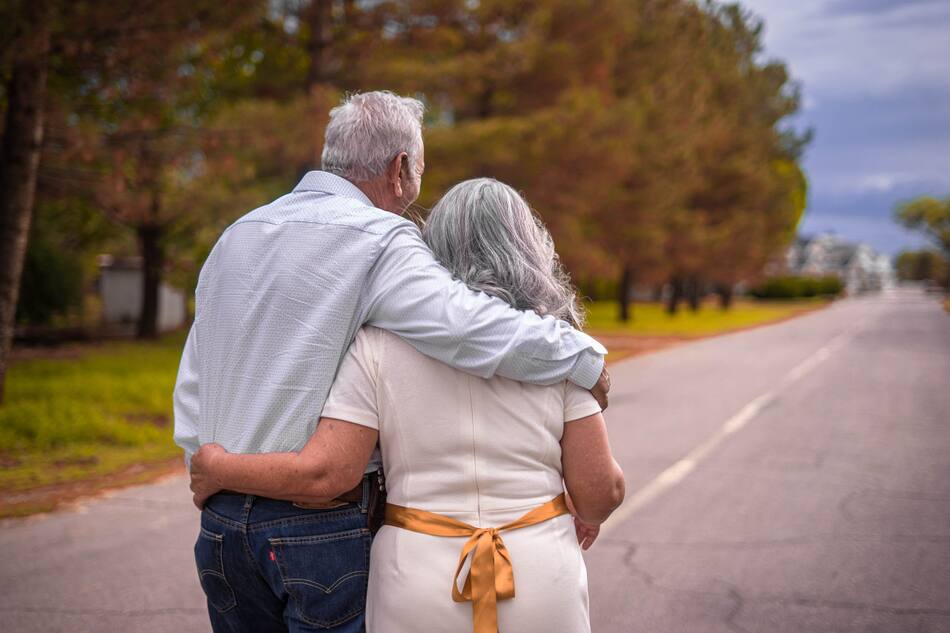 Personas adultas, adultos mayores. Foto: Unsplash.