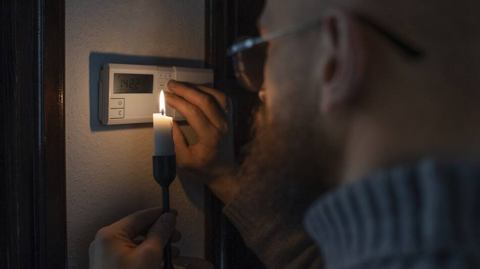 Cortes de luz. Foto: Freepik
