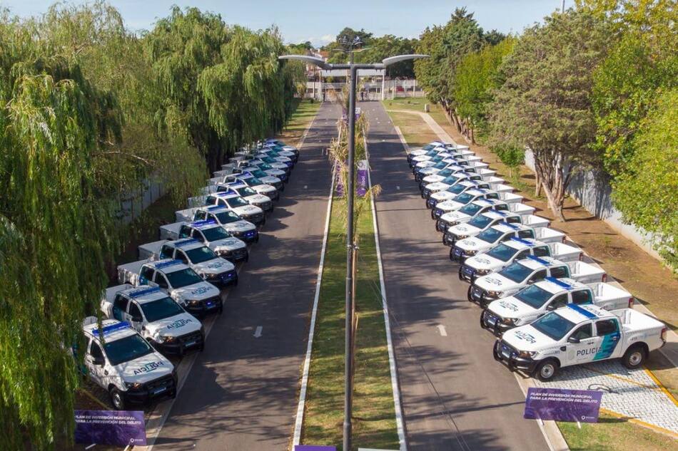 Entrega de patrulleros en Quilmes de Mayra Mendoza y Sergio Berni. Foto: Prensa.