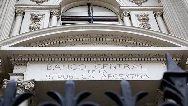 El Banco Central aprobó el uso de cheques electrónicos en dólares