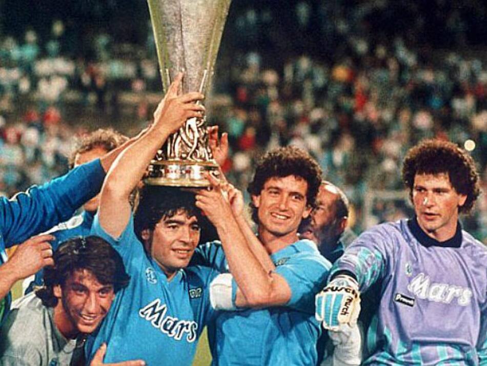 El último viaje de Diego Armando Maradona a Nápoles.