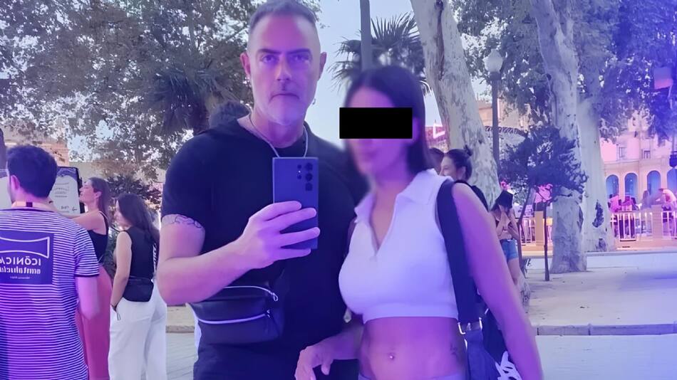 Fabián Peláez y su pareja, la mujer que lo denunció. Foto: redes sociales.