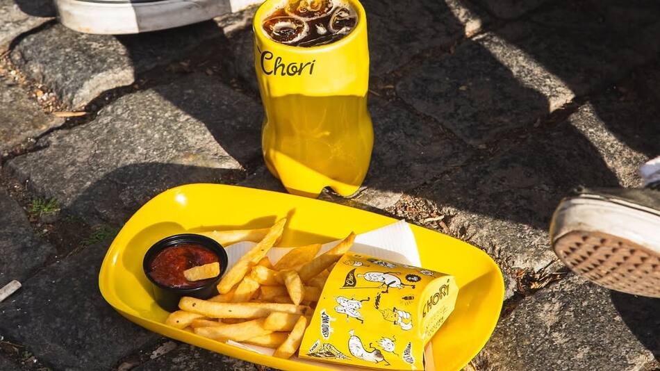 Choripanes y fernet en un evento gastronómico de la Ciudad de Buenos Aires.