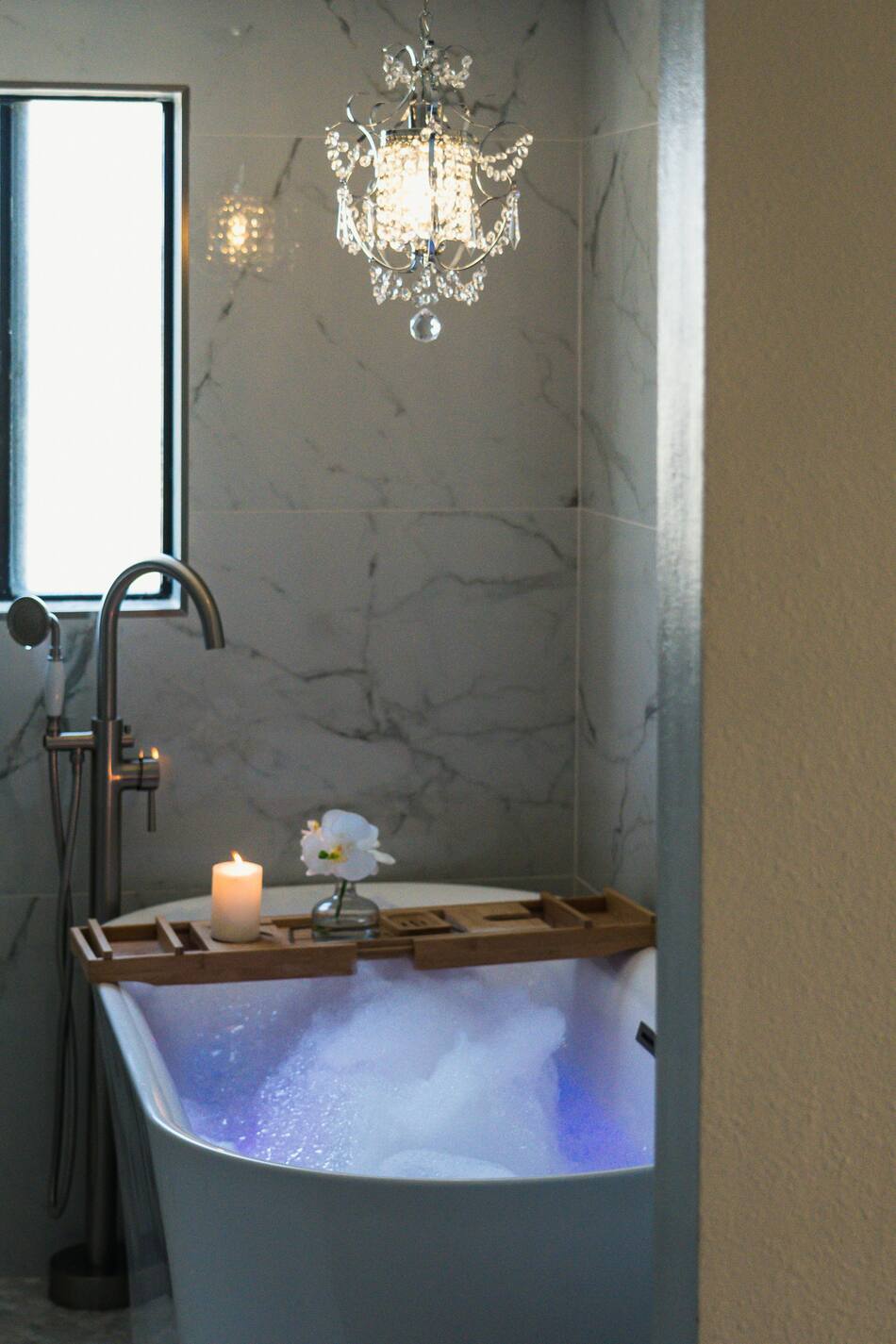 Velas aromáticas en el baño. Fuente: Unsplash