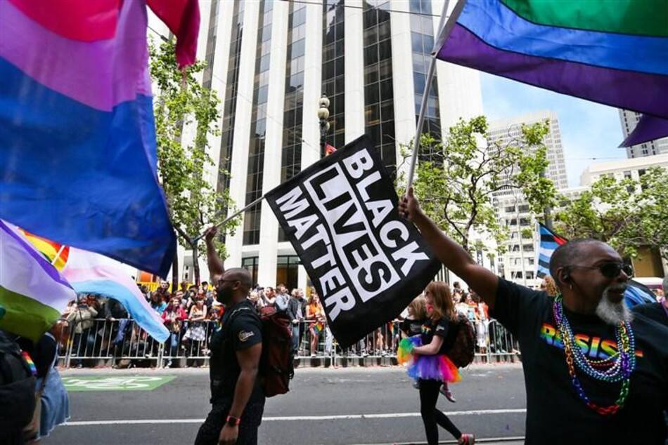 Marcha del orgullo LGBT más apoyo de Black Lives Matter