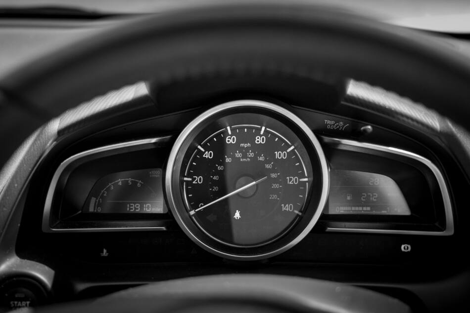 Autos, automotrices. Foto: Unsplash