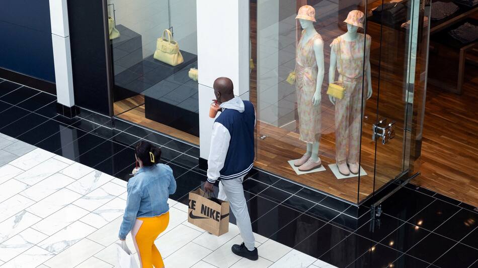 Shopping, compras, locales. Foto: Reuters/Rachel Wisniewski