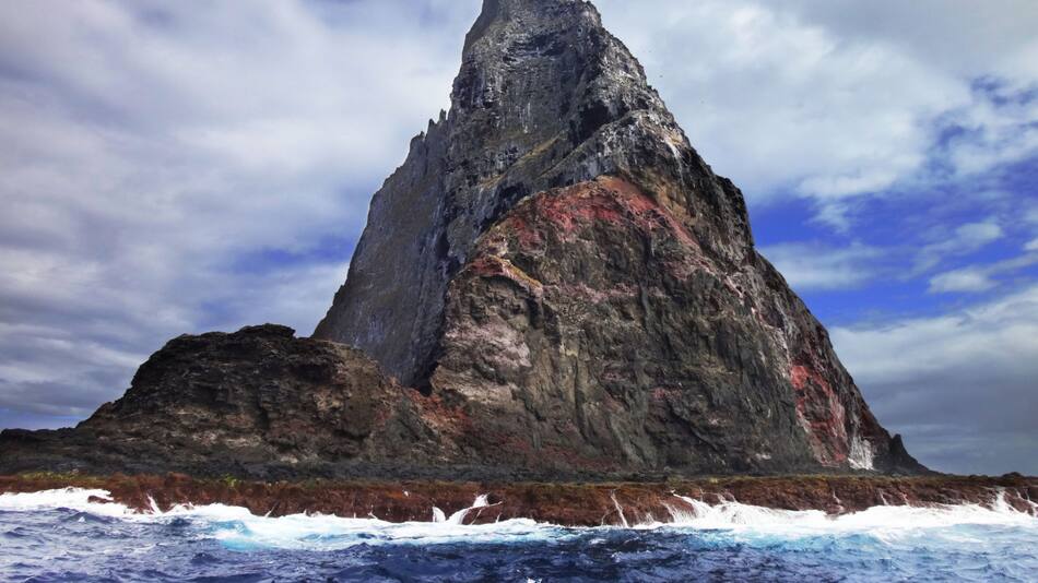 Una de las pocas tierras emergidas de Zelandia aparte de Nueva Zelanda. Foto: Wikipedia.